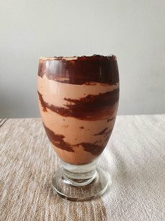 Una foto de Frappé de cocoa y mazapán