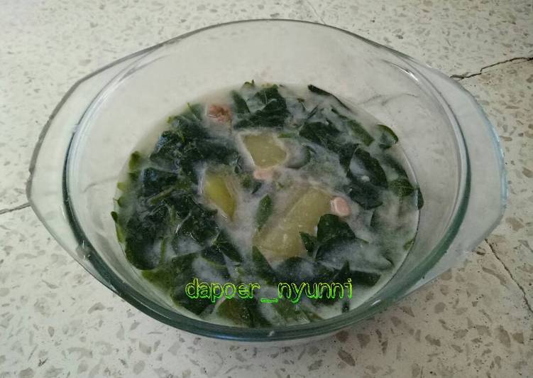 Langkah memasak Bobor Katuk &amp; Pepaya Muda yang Enak Banget