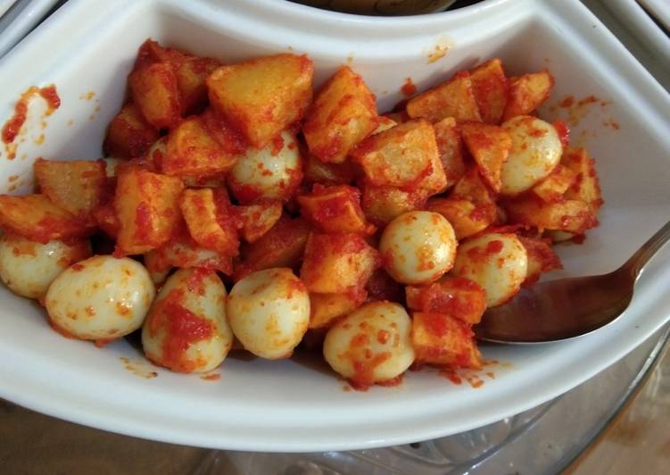 Bagaimana Menyiapkan Balado kentang telur puyuh Anti Gagal