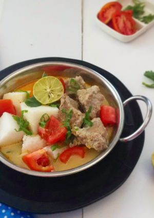 Foto resep Ketupat Soto Daging pedas 