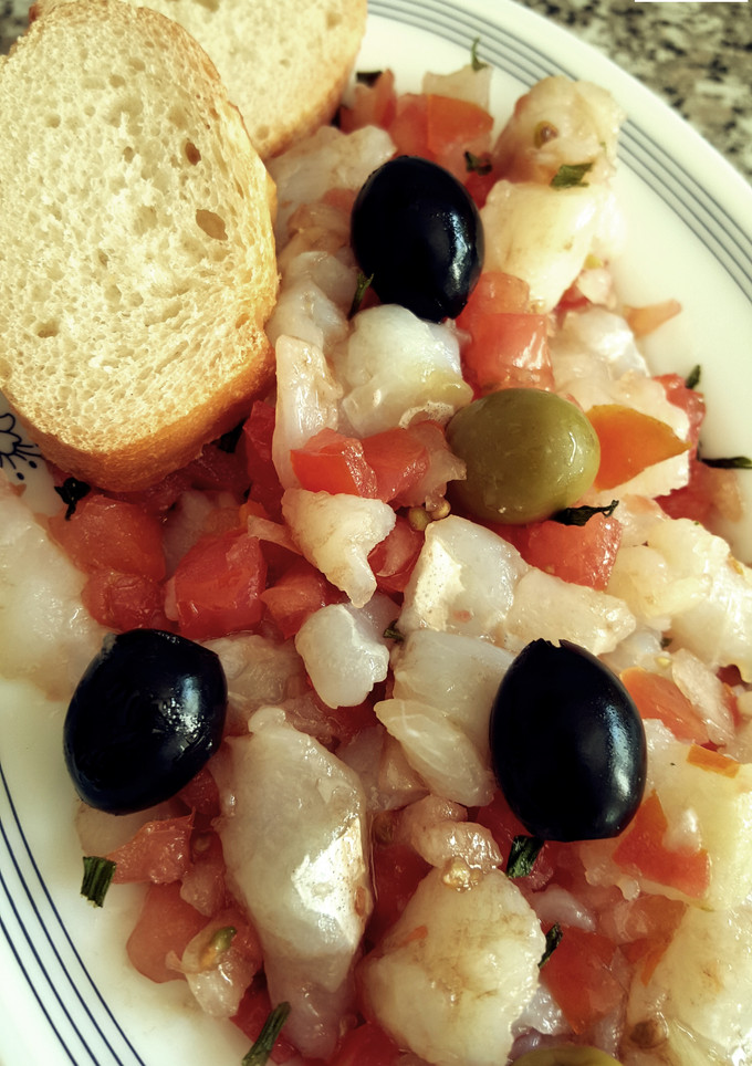 Una foto de Esqueixada de bacalao