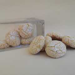 Una foto de Galletas craqueladas de almendras al aroma de azahar