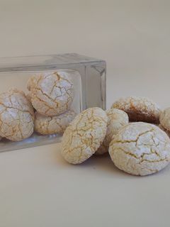 Una foto de Galletas craqueladas de almendras al aroma de azahar