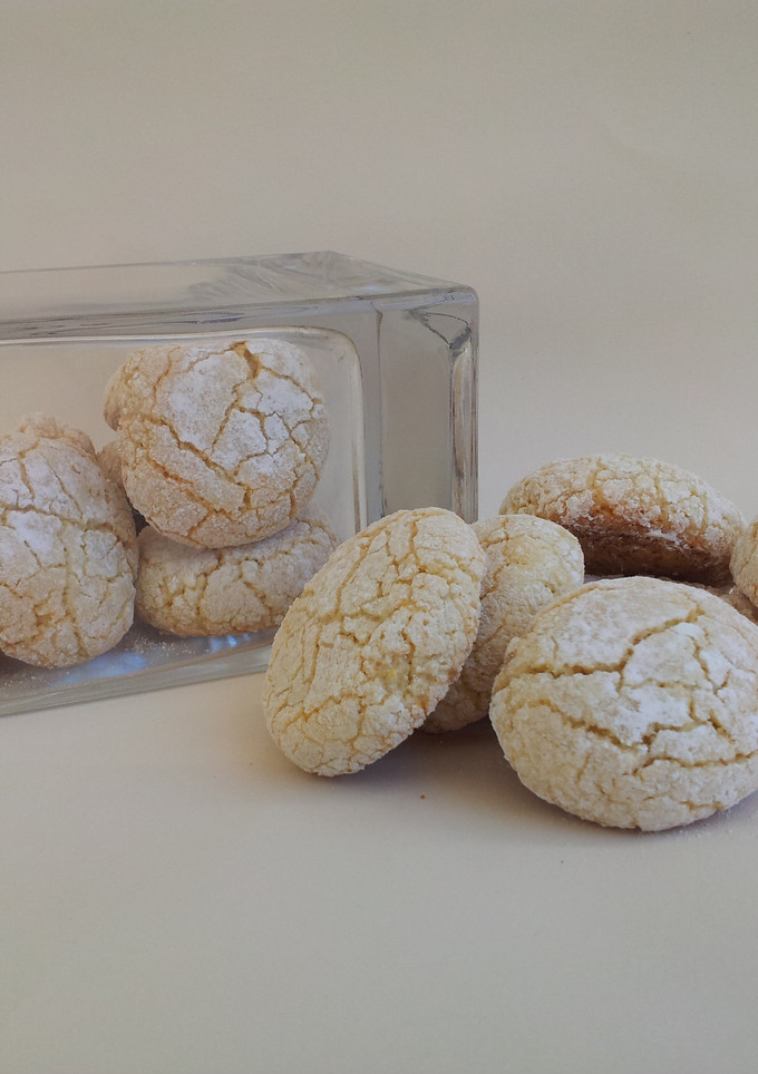 Una foto de Galletas craqueladas de almendras al aroma de azahar