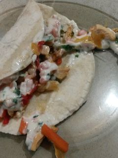 Una foto de Fajitas de Pollo y vegetales