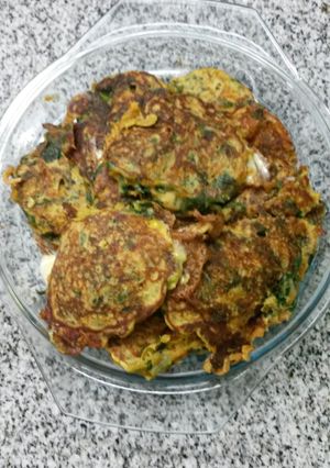 Una foto de Bombas de acelga, zapallo, zanahoria y queso fresco