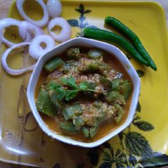 A picture of Ghosala chi bhaji/ Sponge gourd curry.