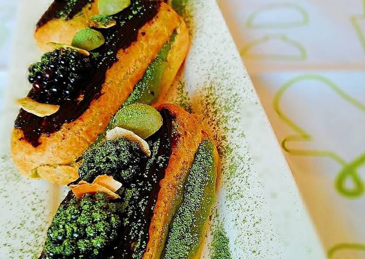 Éclairs matcha vla and BlackBerry Grape fruit toping