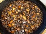 Arroz negro con sepia y chipirones