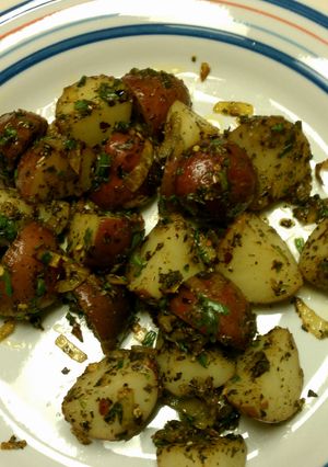 A picture of red skin breakfast potatoes.
