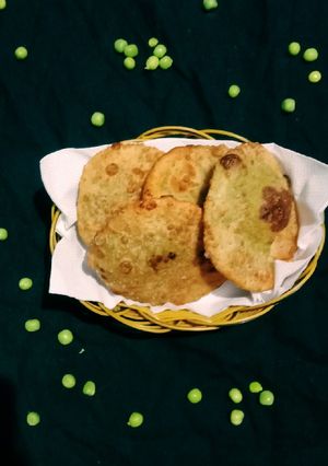 কড়াইশুঁটির কচুরি (koraishutir kachori recipe in Bengali) রেসিপির প্রধান ছবি