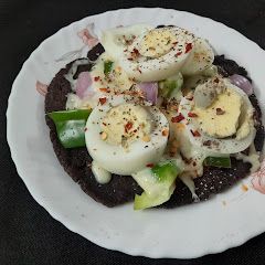 A picture of Ragi flour pizza.