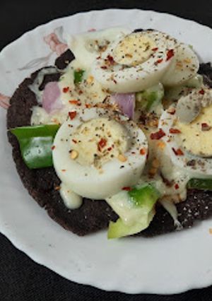 A picture of Ragi flour pizza.