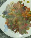 salteado de verduras con champiñones salchichón de pavo y pimientos