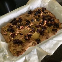 A picture of Oatmeal Apple cake.