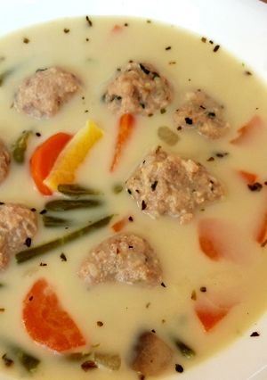 Legírozott ízletes húsgombóc leves recept fotója