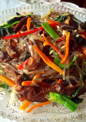 Foto resep Japchae (Sweet Potato Noodle Stir Fried with Vegetable & Meat)