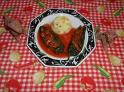 Una foto de chile poblano relleno