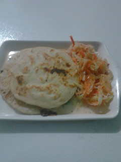 Una foto de Pupusas Salvadoreñas, hechas pr una Catracha (Hondureña)