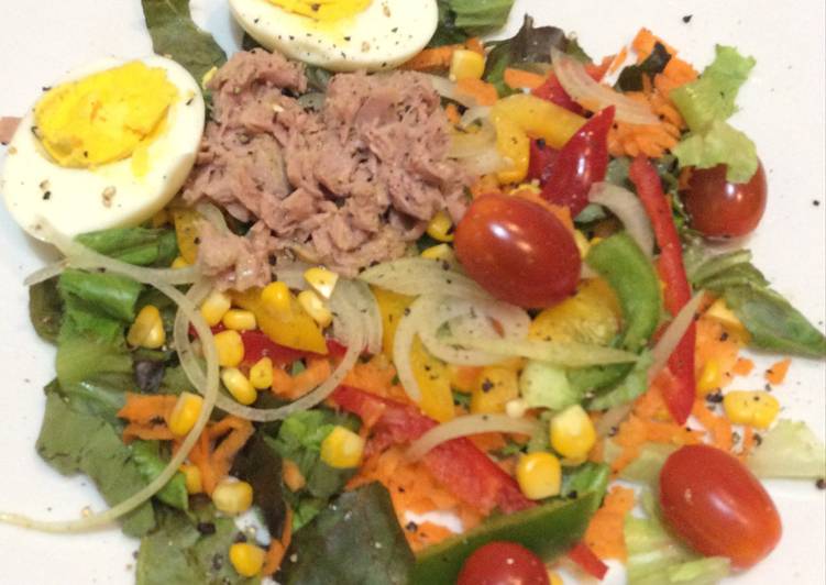 Cara Gampang Menyiapkan Salad Tuna yang Lezat