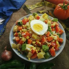 A picture of Healthy Fitness Salad 🍲.