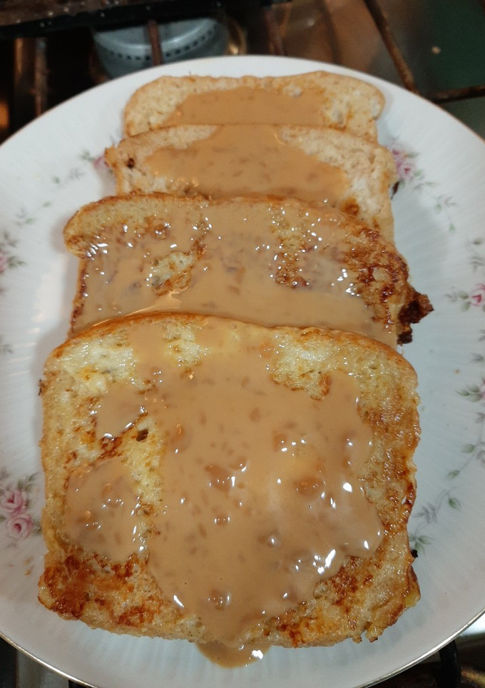 Una foto de Tostadas francesas con salsa de dulce de leche