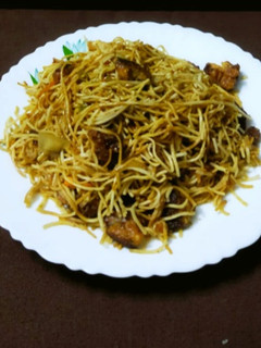 চিকেন চাউমিন(Chicken Chow mien recipe in Bengali) রেসিপির প্রধান ছবি