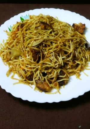 চিকেন চাউমিন(Chicken Chow mien recipe in Bengali) রেসিপির প্রধান ছবি