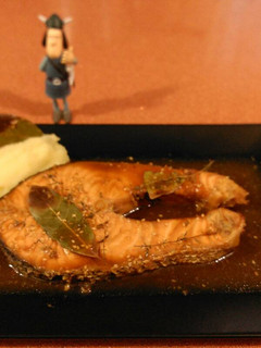 Una foto de Salmón al horno marinado con soja y limón