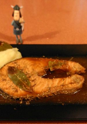 Una foto de Salmón al horno marinado con soja y limón