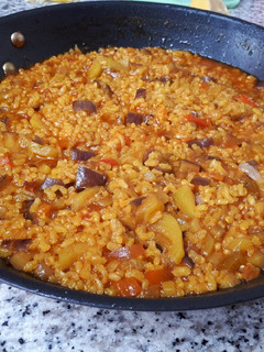 Una foto de Arroz integral con verduras