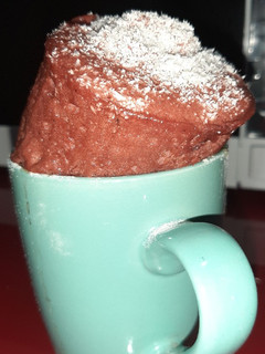 Una foto de Torta en taza (Mug cake) red velvet