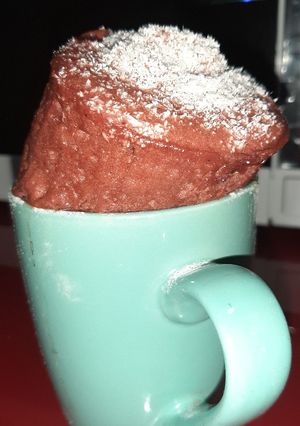 Una foto de Torta en taza (Mug cake) red velvet