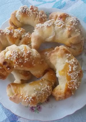 Túrós-sonkás kifli recept fotója