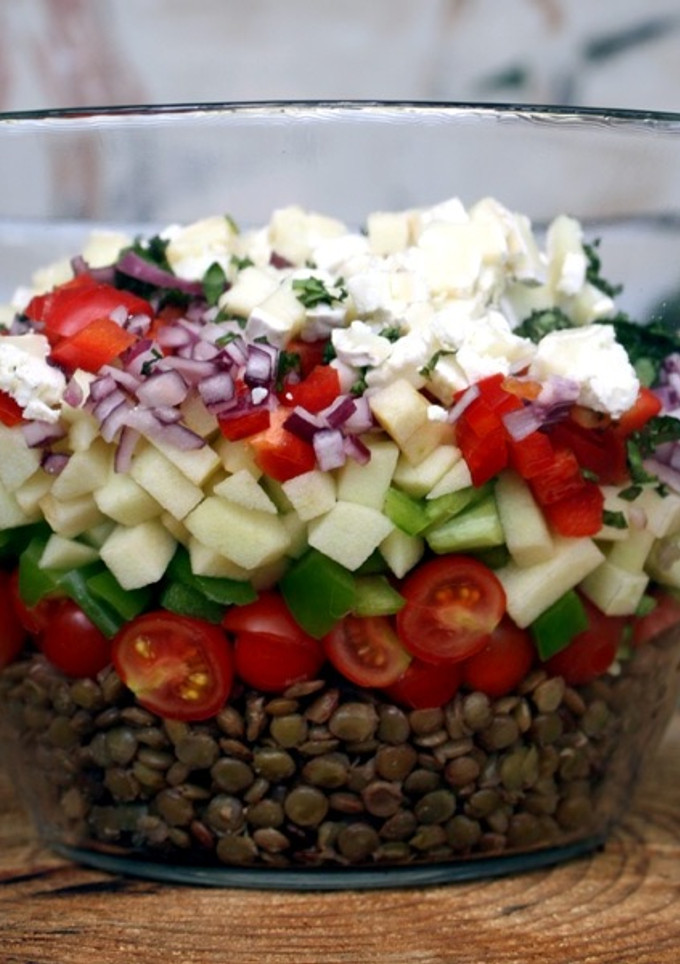 Una foto de Ensalada de lentejas y queso de cabra