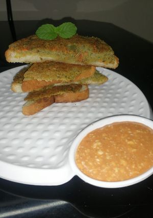 મૂંગદાલ વેજ ઓપન સેન્ડવિચ Mungdal veg open sandwich recipe in gujarati ) રેસીપી મુખ્ય ફોટો