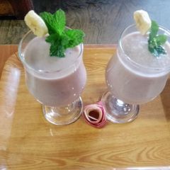 Apple, banana, raspberry smoothie 🥤 A picture of Apple, banana, raspberry smoothie 🥤.