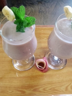 A picture of Apple, banana, raspberry smoothie 🥤.