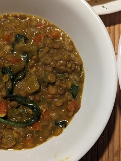 Una foto de Lentejas doradas (con curry y cúrcuma)
