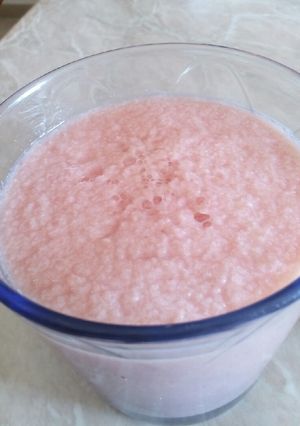 Foto di Frullato estivo rosa 😉 (anguria🍉 mela🍏 latte)