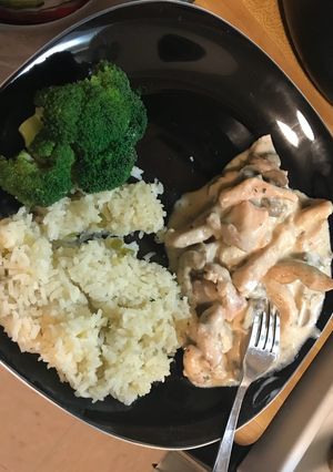 Una foto de Pollo en salsa Alfredo