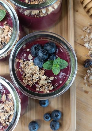 Une photo de 🫐Mousse crémeuse aux fruits rouges et tofu soyeux