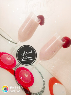 صورة لوصفة سموثي الموز والفريز 🍌🍓