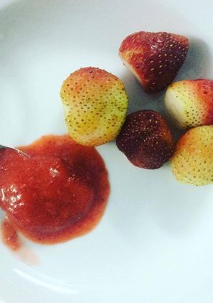 Hình của món Healthy strawberry sorbet.