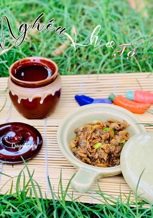 Hình của món Nghêu kho tộ.