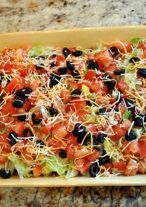 A picture of taco dip.