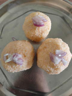 உப்பு மிளகாய் பொடி சாதம் (uppu milaaai podi saatham recipe in tamil) செய்முறை முக்கிய புகைப்படம்
