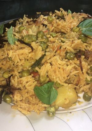 A picture of AlOo MATAR Biryani.