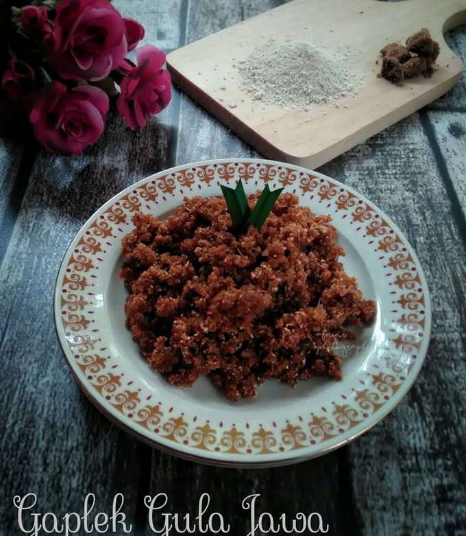 Qishloqdagi yalangoch qiz