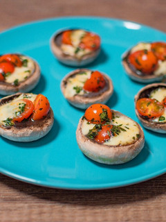 Una foto de Champiñones caprese al horno
